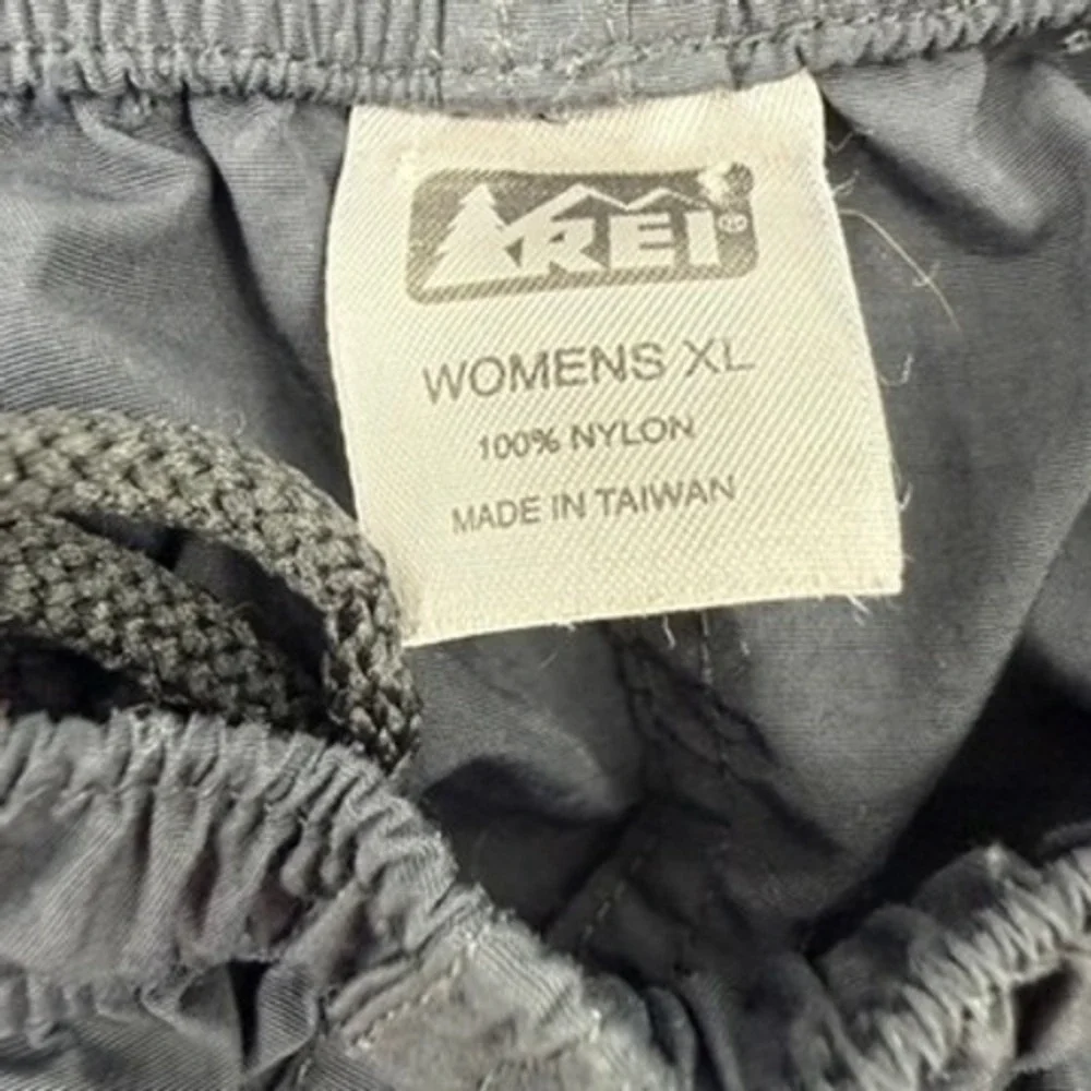 REI Y2K Shorts Womens XL Hiking Athletic Black Nylon Gorpcore Sporty Outdoorsy